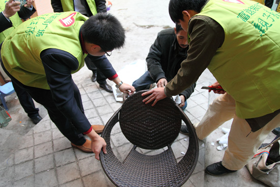 1月19日 富逸装饰广场爱心暖居公益行